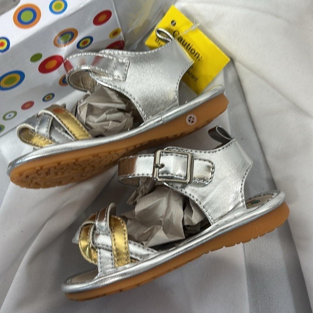 Squeaker Sneaker easy on squeaking Silver and Gold Kids teaching Sandals 6 - Picture 3 of 13